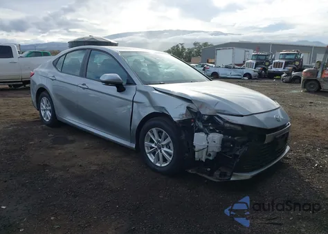 2025 Toyota Camry Le z USA, uszkodzony, nr VIN 4T1DAACK7SU137882
